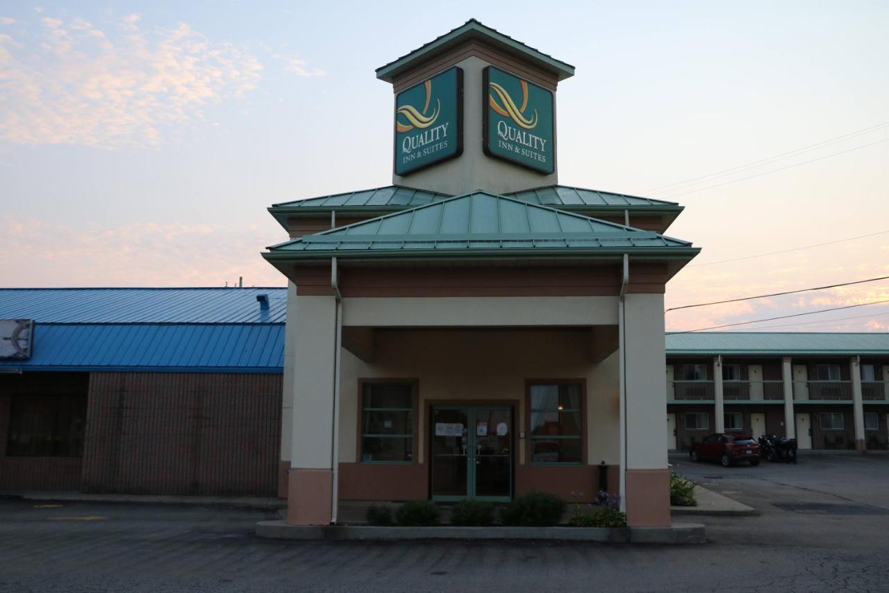 Quality Inn & Suites 1000 Islands Gananoque Exterior foto